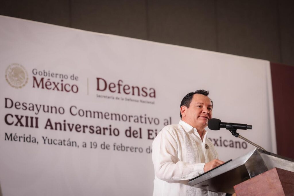 Yucatán y el Renacimiento Maya reconocen la disciplina y servicio del Ejército Mexicano / Jaoquín "Huacho" Díaz Mena
