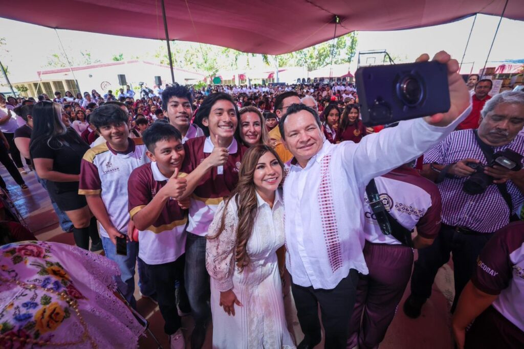 Renacimiento Maya apoya a más de 27 mil alumnos del Cobay; reciben equipo escolar en Yucatán / Joaquín "Huacho" Díaz Mena