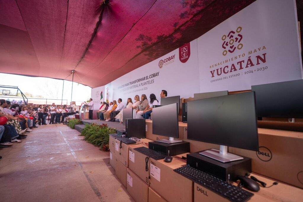 Renacimiento Maya apoya a más de 27 mil alumnos del Cobay; reciben equipo escolar en Yucatán / Joaquín "Huacho" Díaz Mena