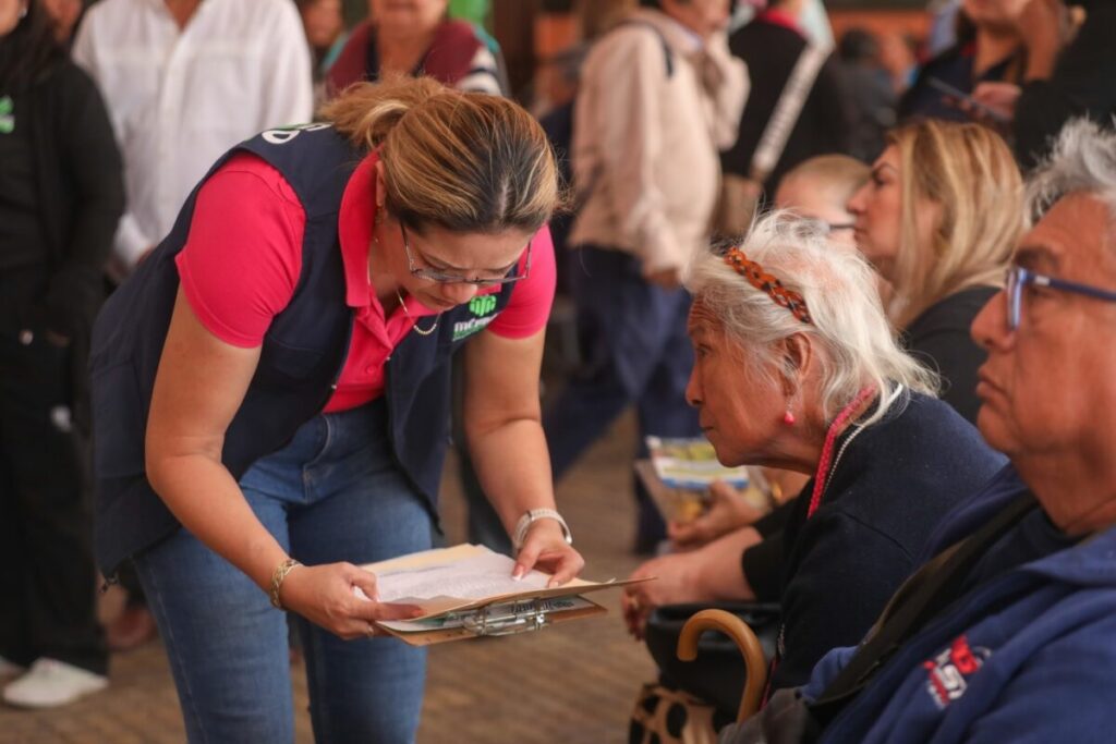 Campaña de cirugías de cataratas Del Amor Nace la Vista en Mérida