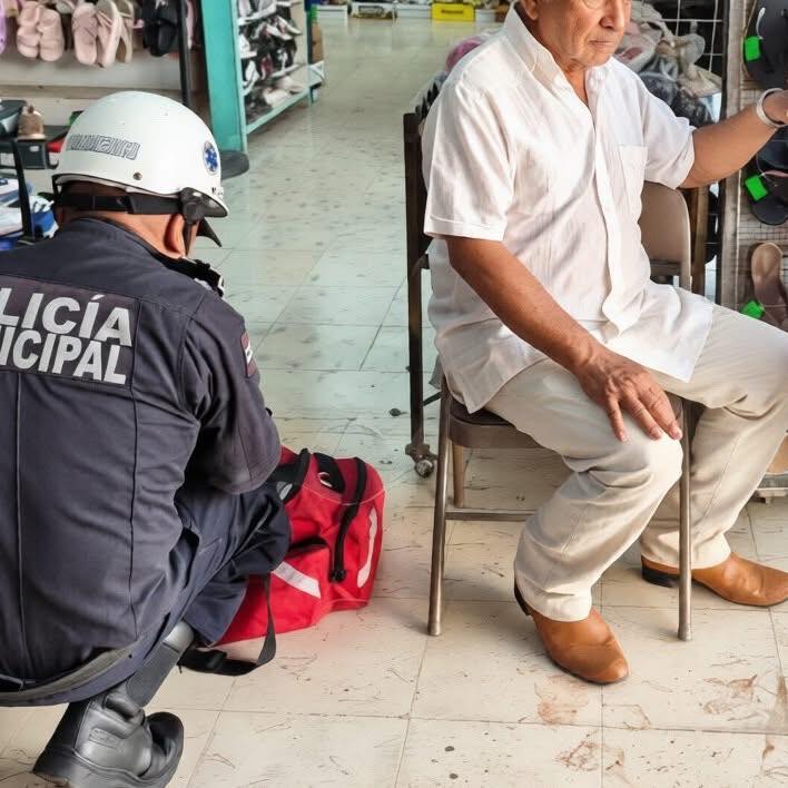 Iguana ataca y muerde a adulto mayor en pleno centro de Tizimín