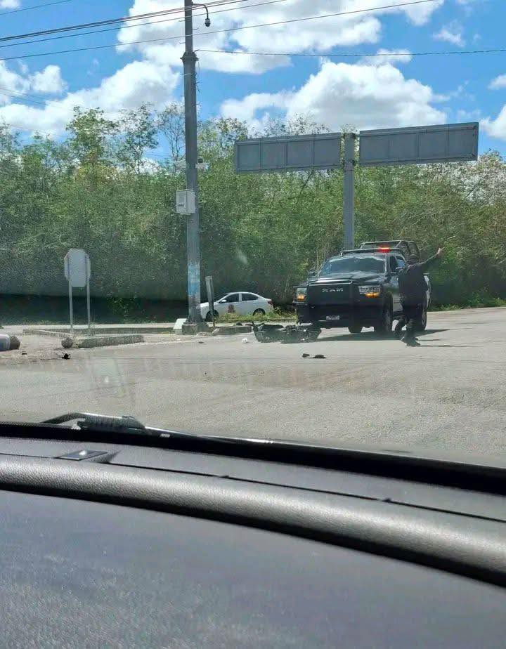 SSP atiende consecuencias de accidente con una patrulla y motociclista en Valladolid, hay un fallecido 