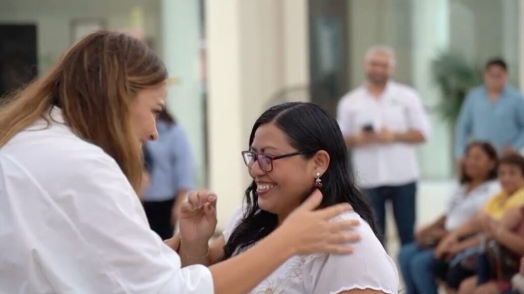 Cecilia Patrón Laviada fortalece la salud y economía de las mujeres con entrega de lentes gratuitos del programa "Ver Mejor"
