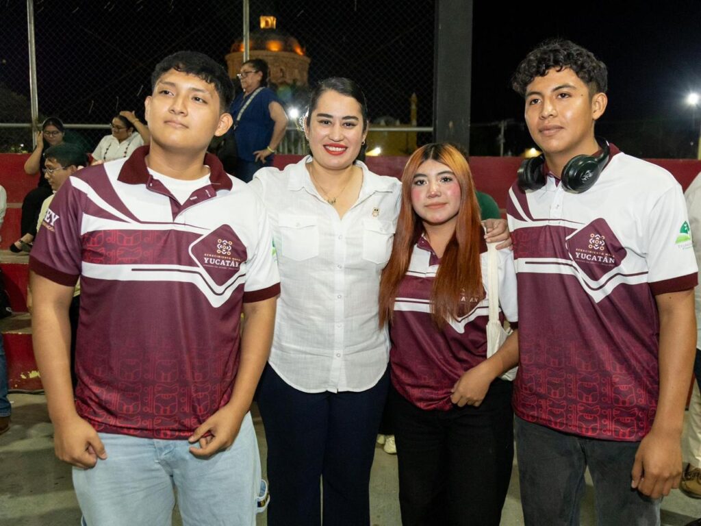 Kenia Walldina Sauri escucha a la ciudadanía de Umán; prioriza obras para mejorar los servicios con participación de los y las umanenses 