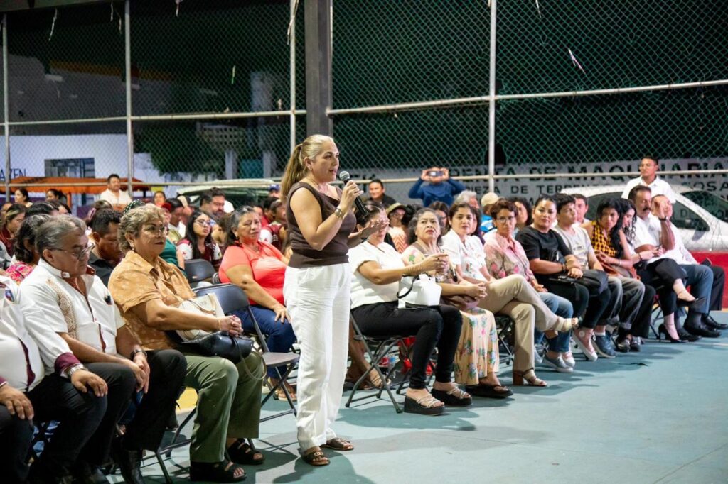 Kenia Walldina Sauri escucha a la ciudadanía de Umán; prioriza obras para mejorar los servicios con participación de los y las umanenses 