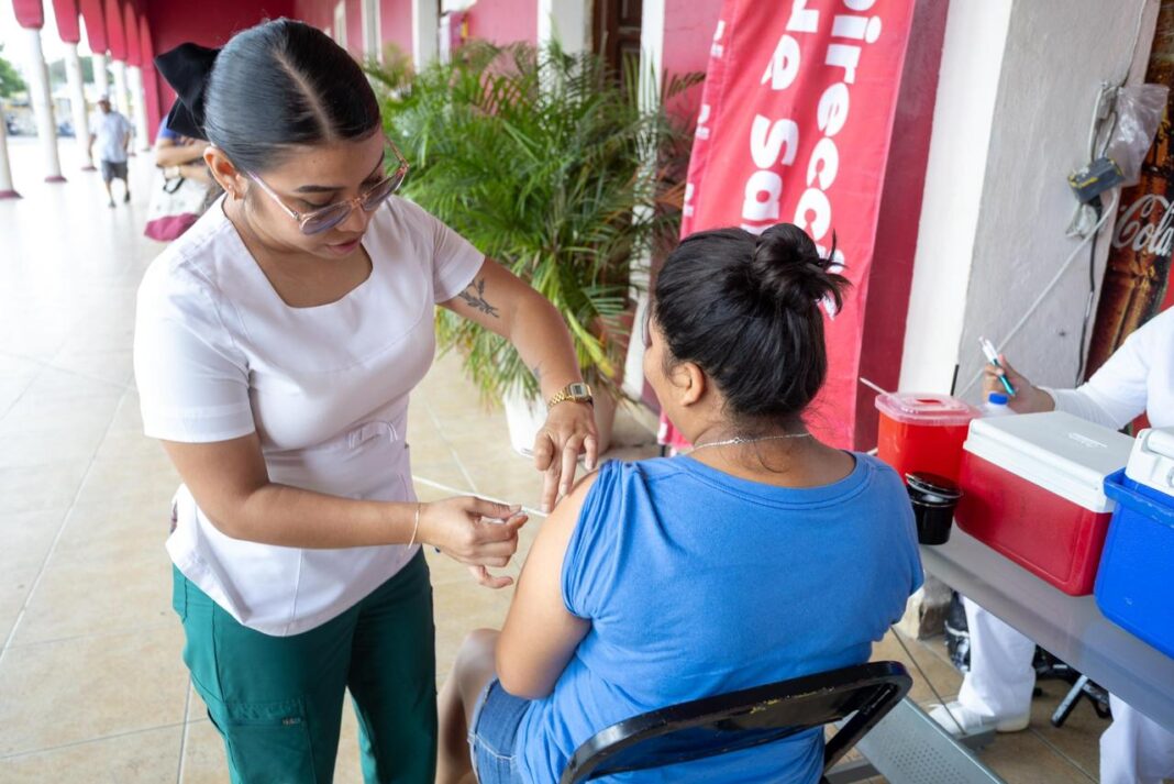 Ayuntamiento de Umán refuerza la salud para la sociedad umanense / Kenia Walldina Sauri