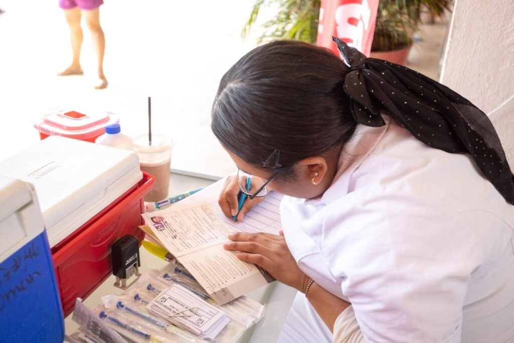 Ayuntamiento de Umán refuerza la salud para la sociedad umanense / Kenia Walldina Sauri