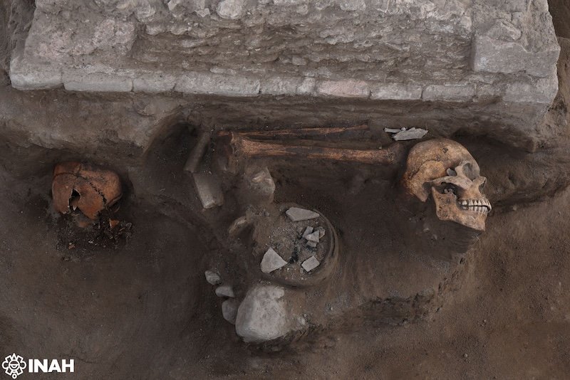 Descubren altar tolteca con cráneos humanos durante obras del tren Pasajeros Ciudad de México–Querétaro / INAH