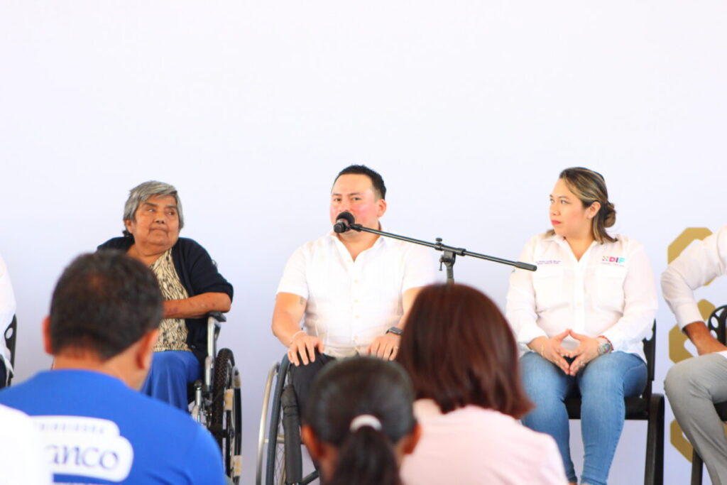 El Gobernador Joaquín Díaz Mena y DIF Yucatán entregan sillas de ruedas para ampliar oportunidades de movilidad e inclusión en Yucatán