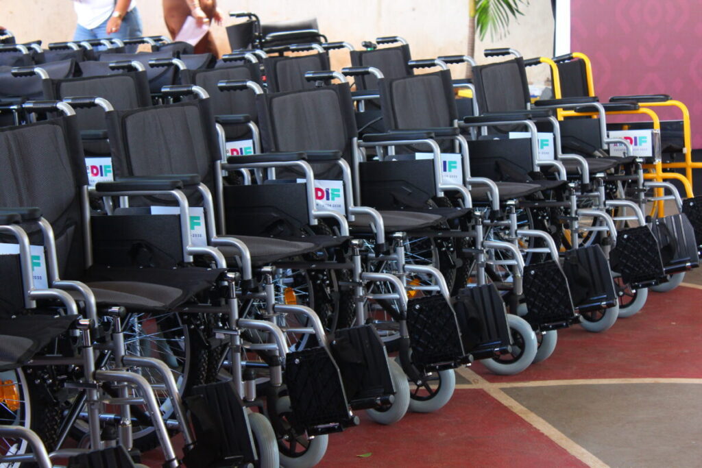 El Gobernador Joaquín Díaz Mena y DIF Yucatán entregan sillas de ruedas para ampliar oportunidades de movilidad e inclusión en Yucatán