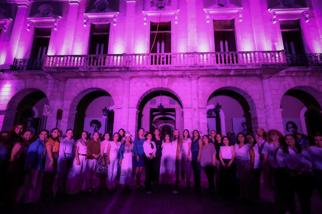 La apertura de la exposición “Semillas de Libertad, legado de dignidad” en los bajos del Palacio de Gobierno.