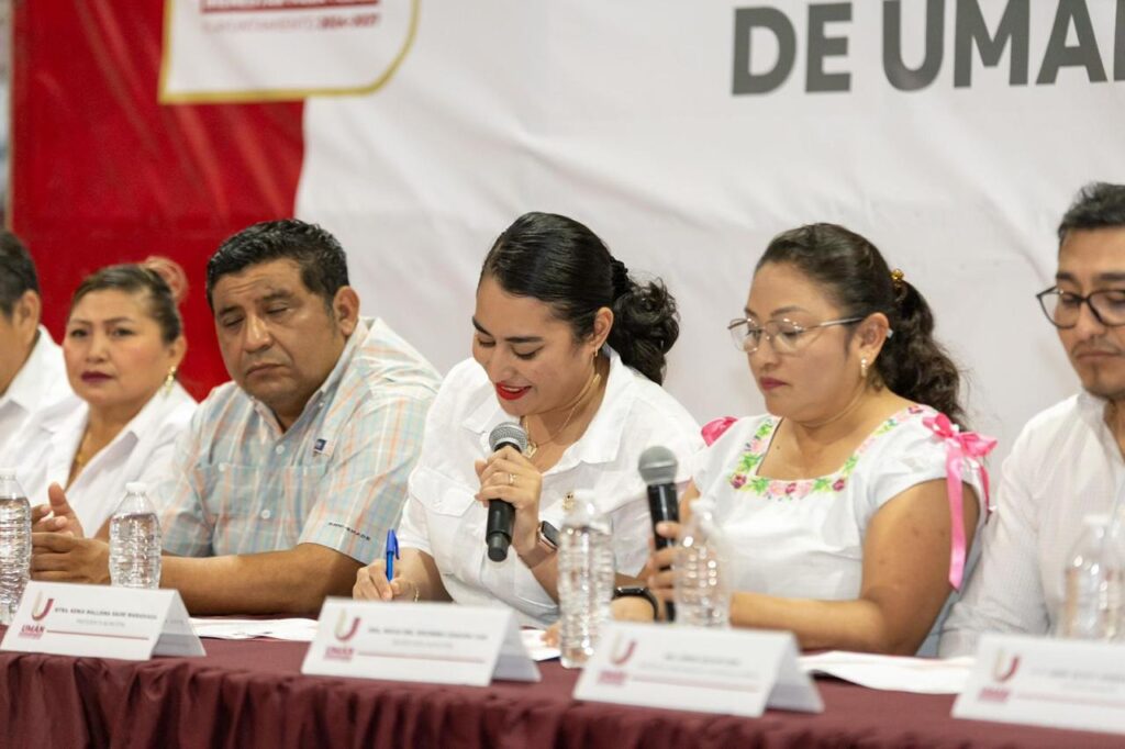 Kenia Walldina Sauri escucha a la ciudadanía de Umán; prioriza obras para mejorar los servicios con participación de los y las umanenses 