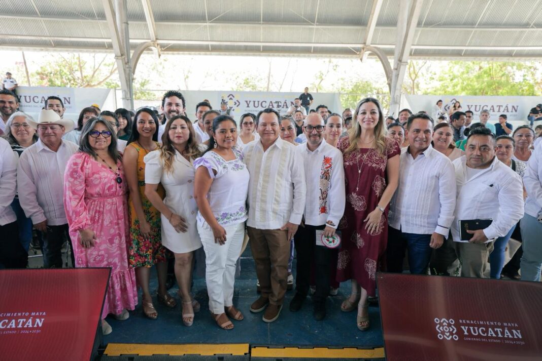 Gobierno entrega más de 1.7 millones de pesos en créditos para mujeres emprendedoras en Yucatán