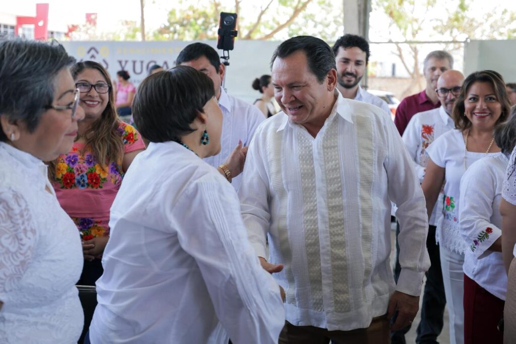 Gobierno entrega más de 1.7 millones de pesos en créditos para mujeres emprendedoras en Yucatán