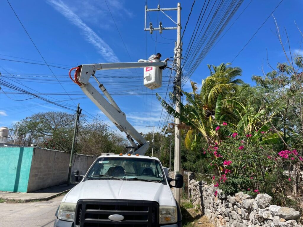 Programa Senderos de Luz en Umán 2026 con Kenia Walldina