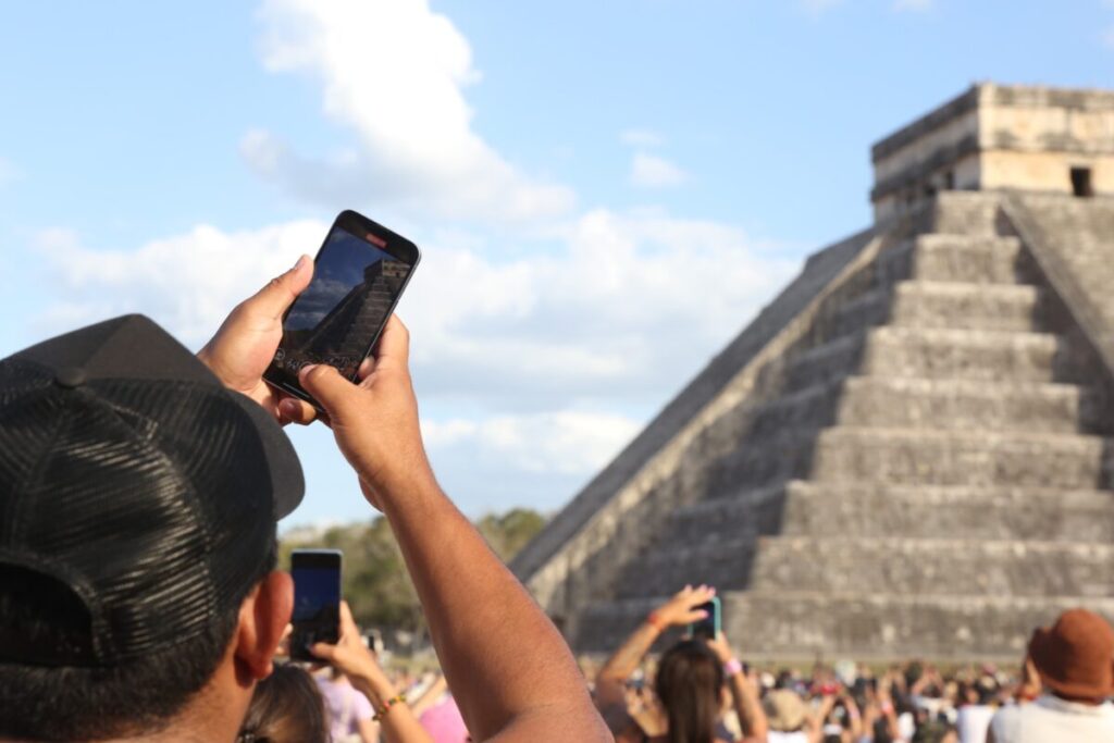 Coordinan esfuerzos federales y estatales para el Equinoccio en Chichén Itzá.