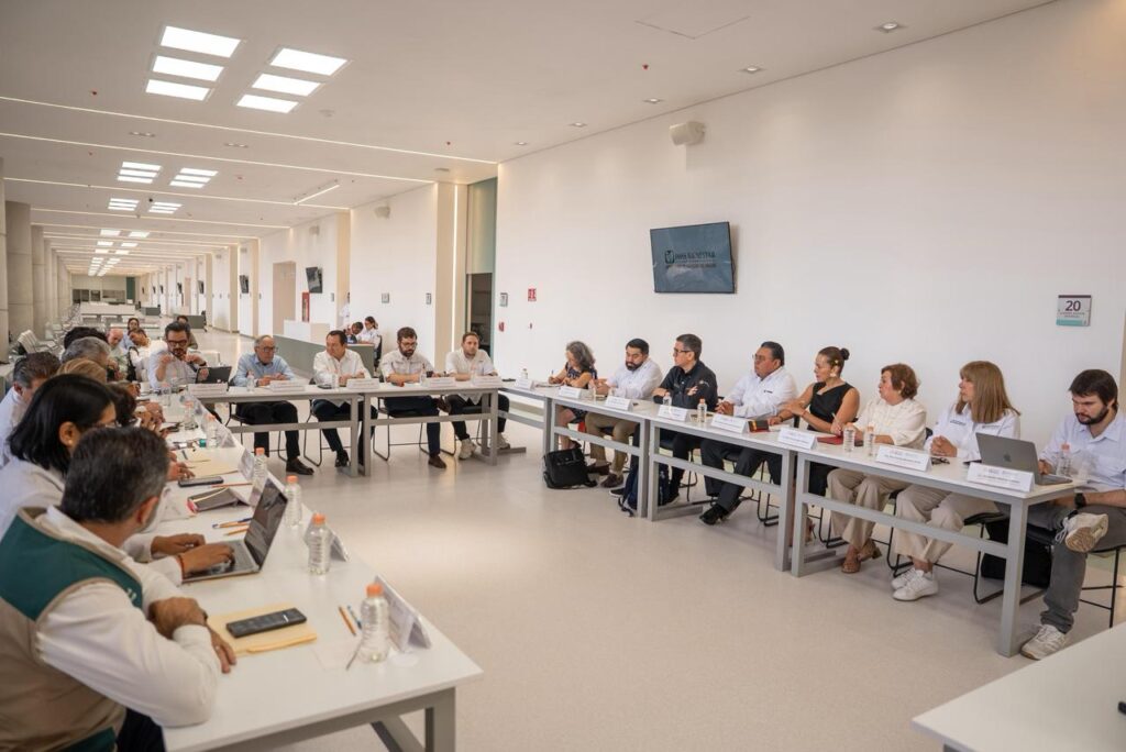 Mega hospital y nueva alianza en salud: Gobierno de México y Gobierno de Yucatán refuerzan estrategia para atender a miles de pacientes / Joaquín Díaz Mena