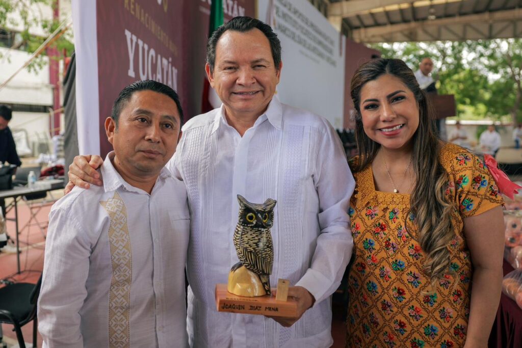 Impulso histórico al arte yucateco: Más de 1,200 artesanos reciben apoyo del Renacimiento Maya para transformar su futuro / Joaquín Díaz Mena