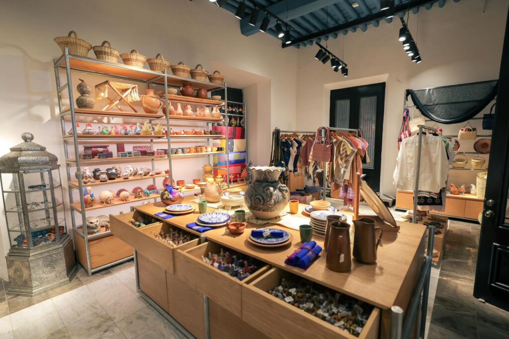 Abre sus puertas en Mérida la primera tienda de Fonart para impulsar las artesanías yucatecas / Renacimiento Maya