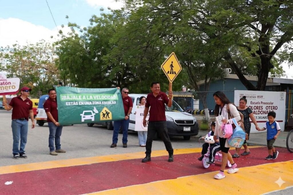 Complementando la obra física, personal del Imdut implementó la dinámica “Cedo el paso al peatón”