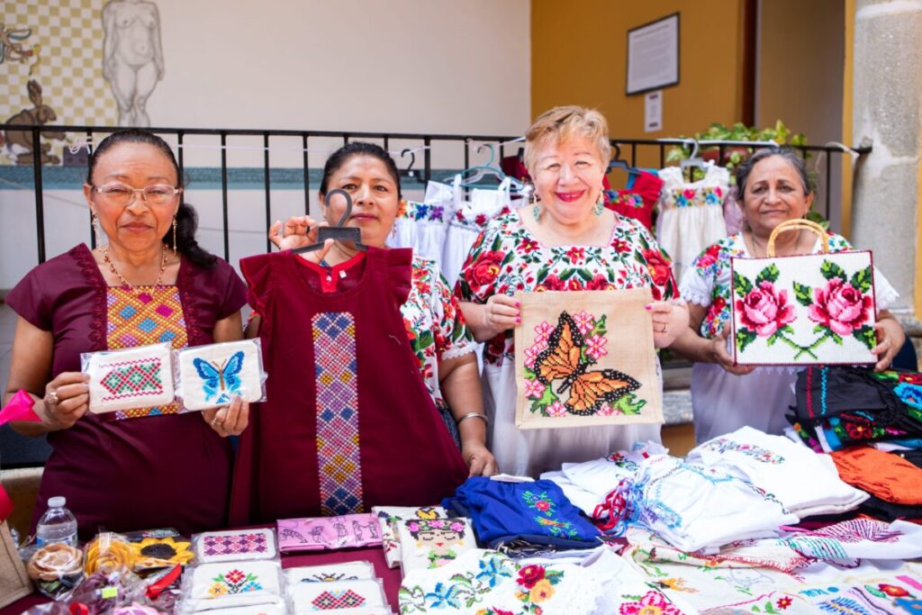 Celebran 12 años de preservar y fortalecer la cultura maya en Izamal 