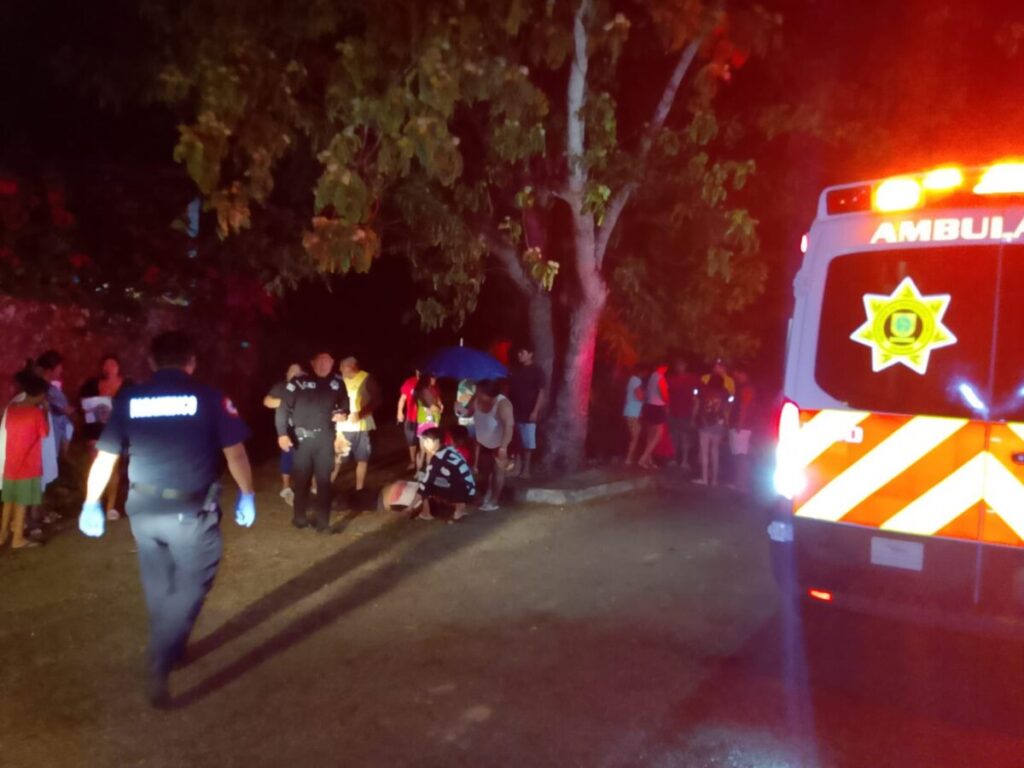 Motociclista sufre fuerte derrape en Umán; reportan lesiones de consideración