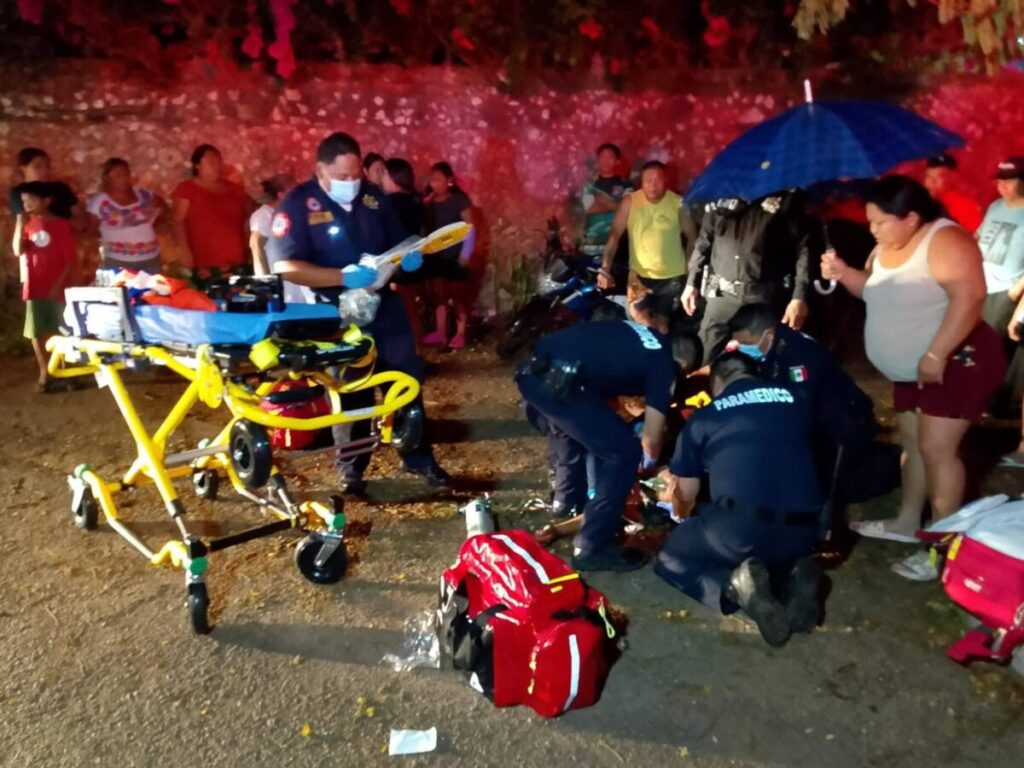 Motociclista sufre fuerte derrape en Umán; reportan lesiones de consideración