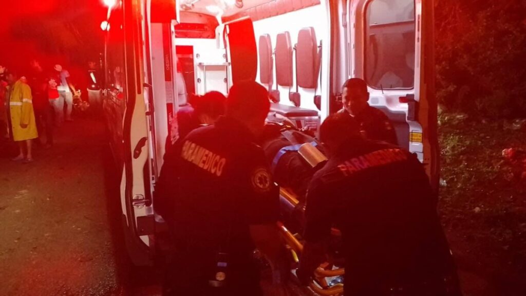 Motociclista sufre fuerte derrape en Umán; reportan lesiones de consideración