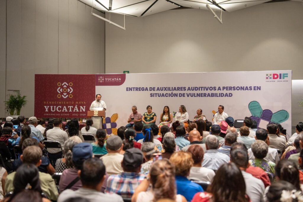 Renacimiento Maya otorga apoyo a más de 100 yucatecos de diferentes municipios con la entrega de auxiliares auditivos / Joaquín Díaz Mena y Wendy Méndez Naal 