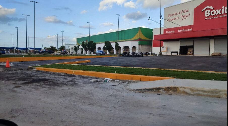 Detienen a mujer por presunto robo en tienda de Bodega Aurrera en Progreso