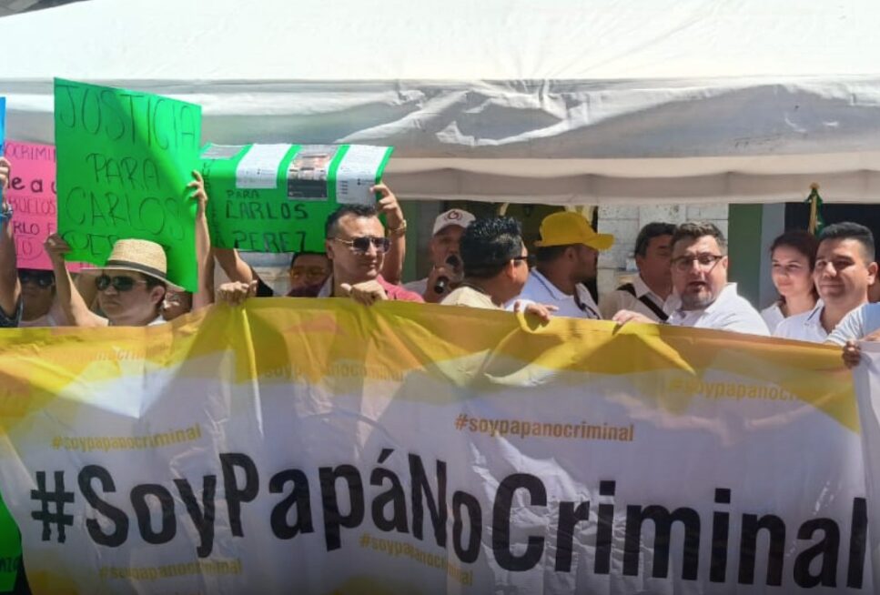 Padres se manifiestan en Mérida, expresan: “Soy papá, no criminal”