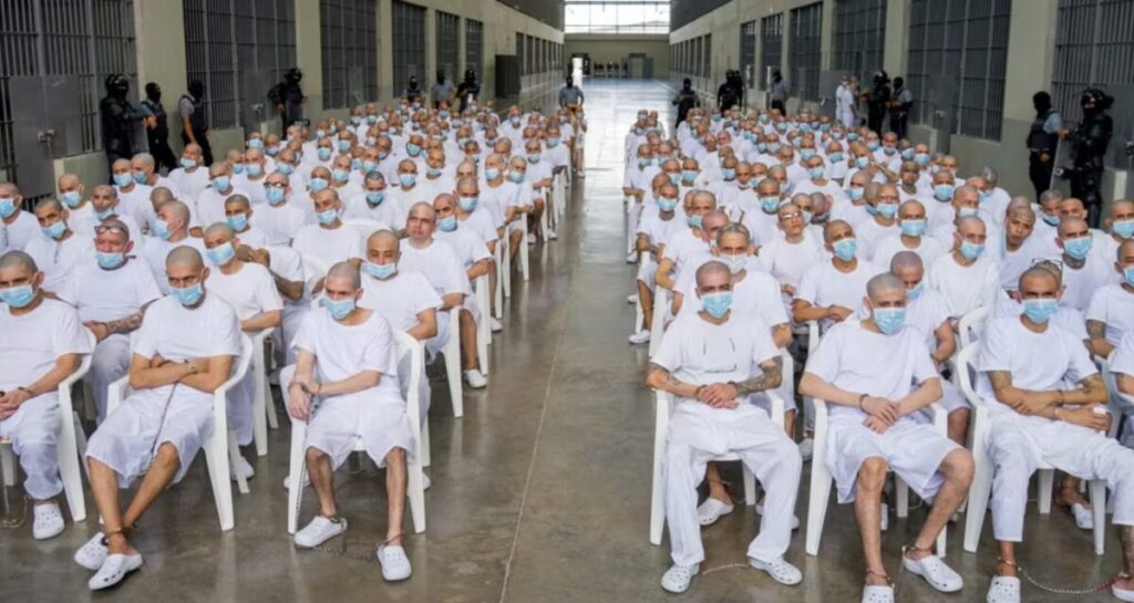 El Salvador inicia histórico juicio masivo contra casi 500 cabecillas de la Mara Salvatrucha