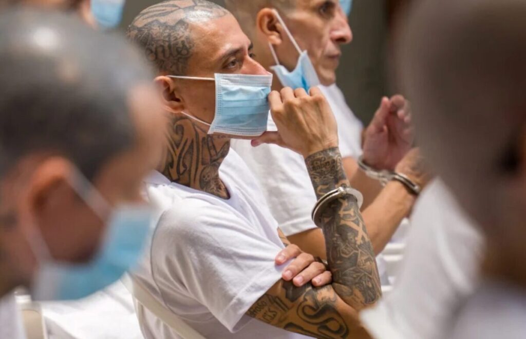 El Salvador inicia histórico juicio masivo contra casi 500 cabecillas de la Mara Salvatrucha