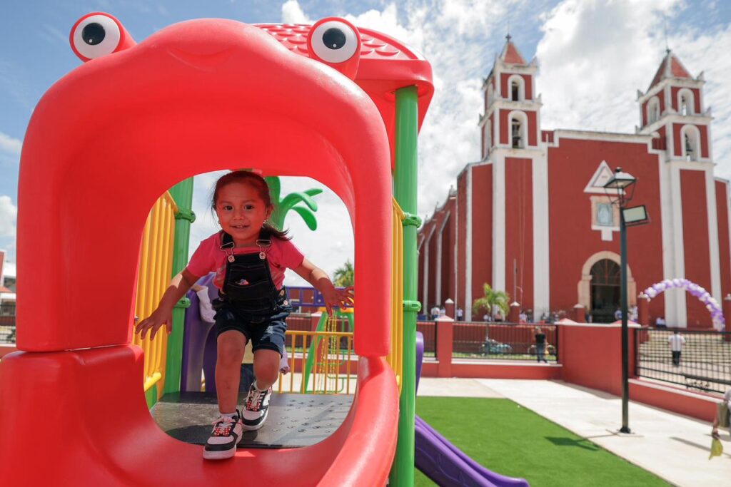 El Gobernador Joaquín Díaz Mena entrega parques y fortalece espacios públicos en Baca, Yucatán