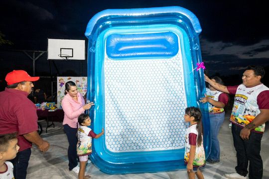 Kenia Walldina Sauri lleva alegría a todas las comisarías con doble celebración para niñas, niños y mamás en Umán