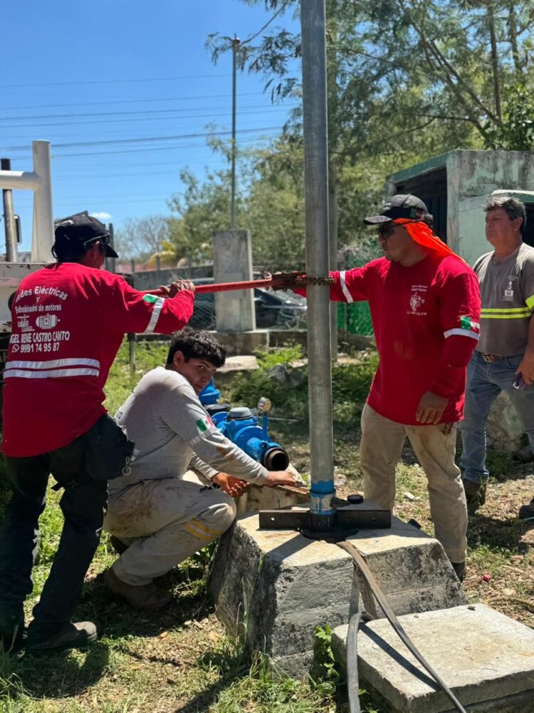El alcalde Edwin Bojórquez cambia bomba de agua y se duplica la capacidad de suministro de este liquido vital en Pedregales, Kanasín