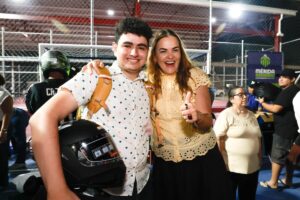 Programa "Chambea Seguro”: Cecilia Patrón Laviada continúa con el apoyo en cascos para trabajadores y trabajadores en moto en Mérida