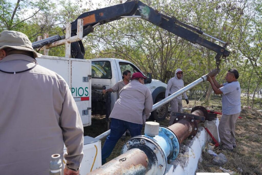 Técnicos de la Japay evaluando el Pozo 6 en Ciudad Caucel 2026