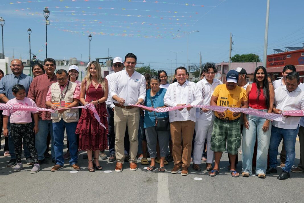 El Gobernador Joaquín Díaz Mena entrega reconstrucción de calles en Progreso y Flamboyanes