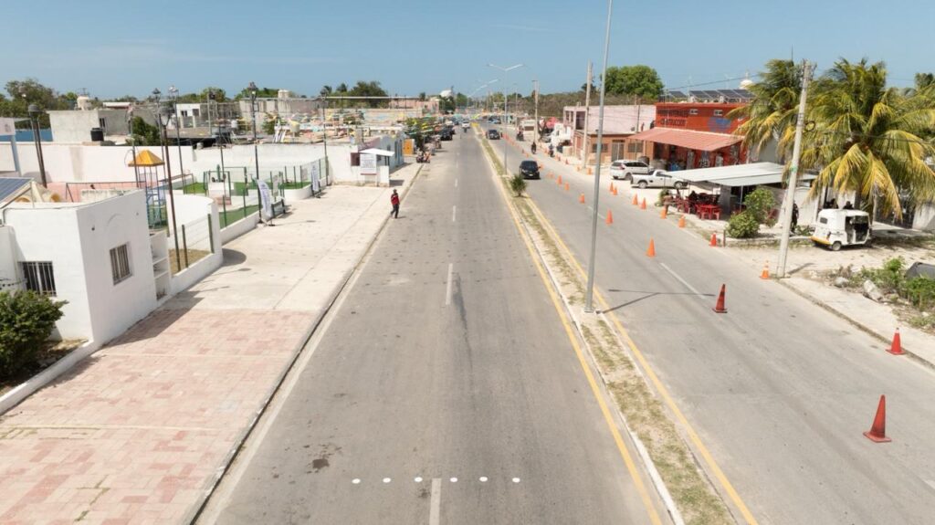 El Gobernador Joaquín Díaz Mena entrega reconstrucción de calles en Progreso y Flamboyanes
