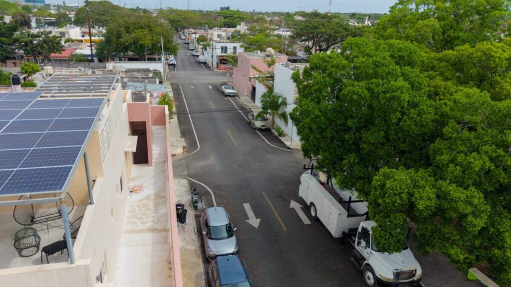 Cecilia Patrón entrega repavimentación estratégica en Cordemex y Sodzil Norte.