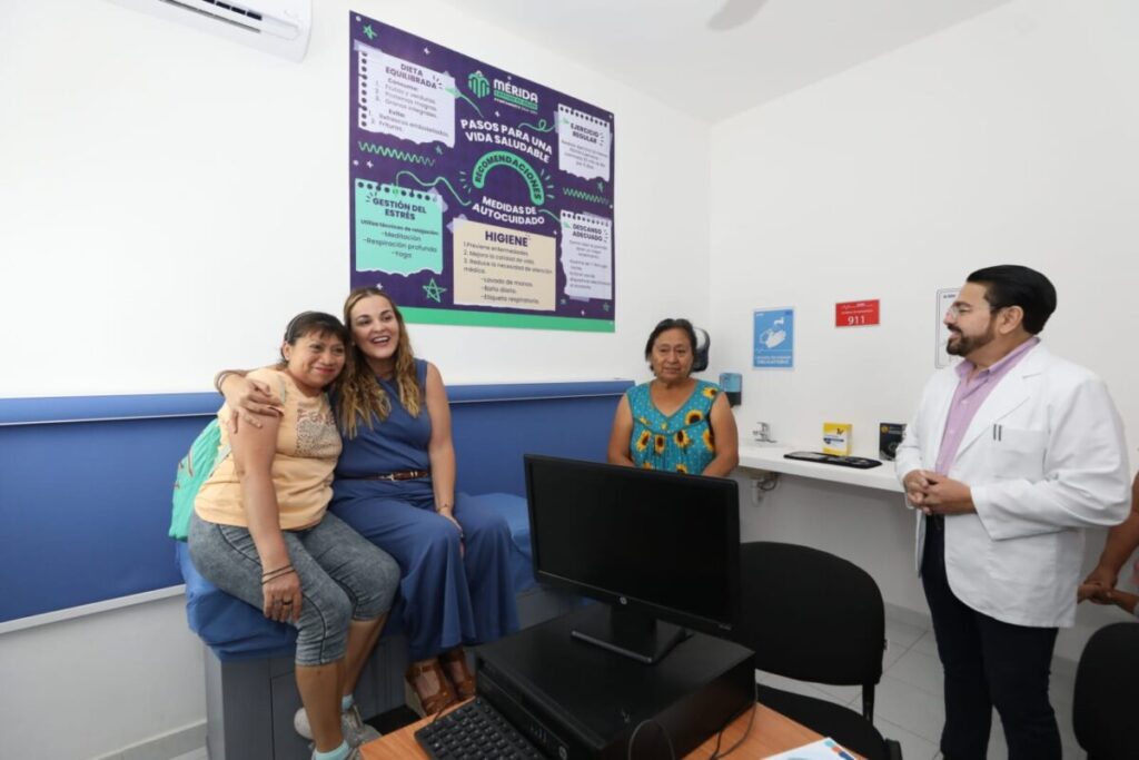 Inauguración de servicios de salud y educación en Manuel Crescencio Rejón Mérida