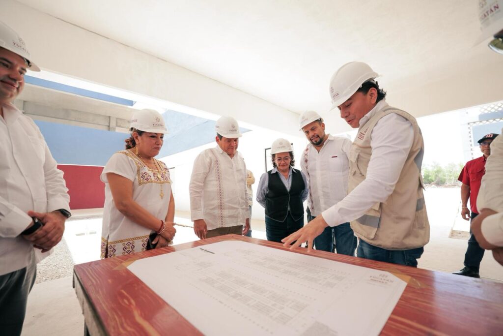 Supervisión de la Universidad Nacional Rosario Castellanos en Kanasín Yucatán 2026.