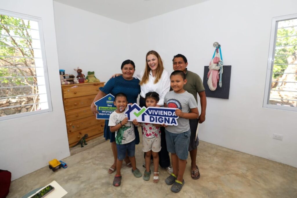 La alcaldesa Cecilia Patrón Laviada impulsa la mejora de viviendas en comisarías de Mérida