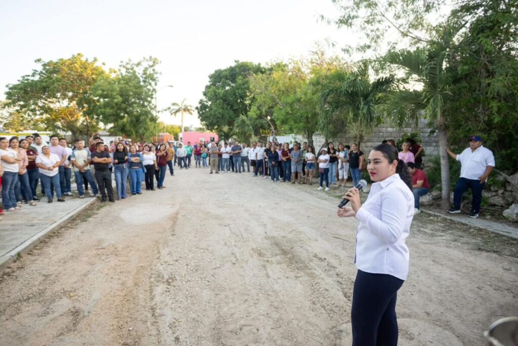 Inicio de construcción de calles en Oasis Umán 2026.