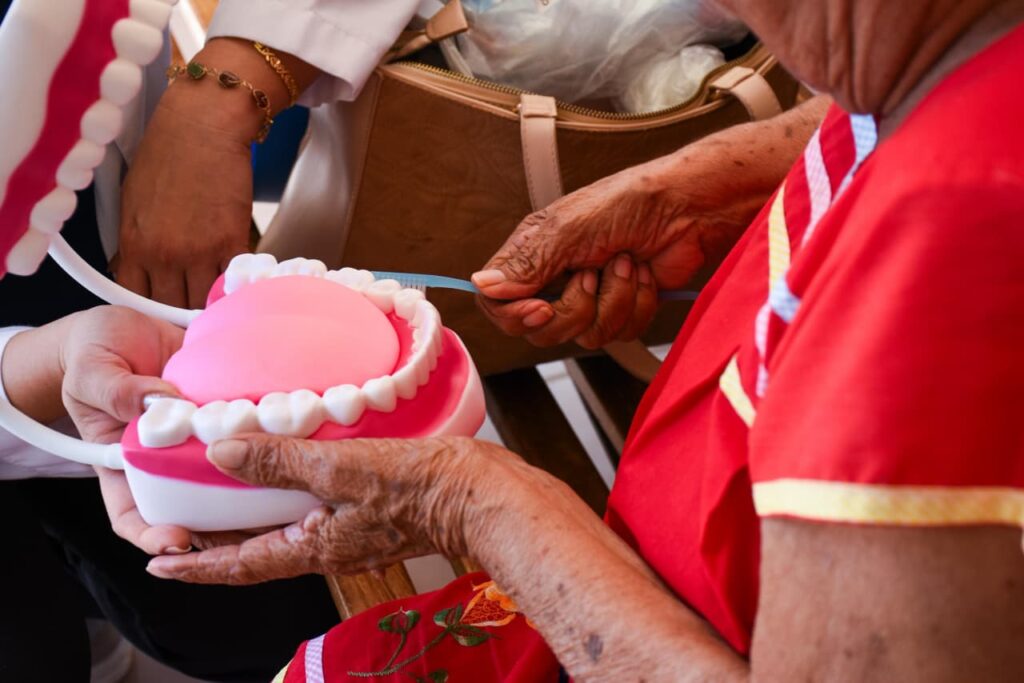 ¿Cómo cuidar la dentadura en la vejez? El programa de salud bucal de la SSY en Mérida