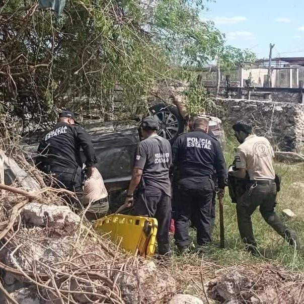 Aparatoso accidente en la Mérida–Tizimín deja a una conductora lesionada