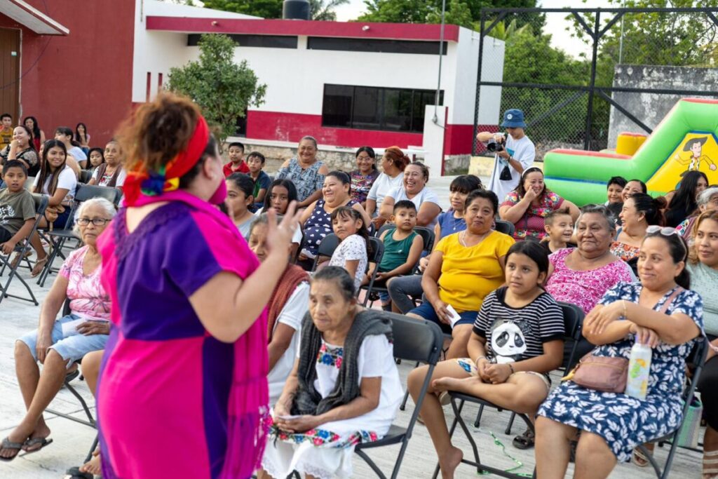 Kenia Walldina Sauri lleva alegría a todas las comisarías con doble celebración para niñas, niños y mamás en Umán