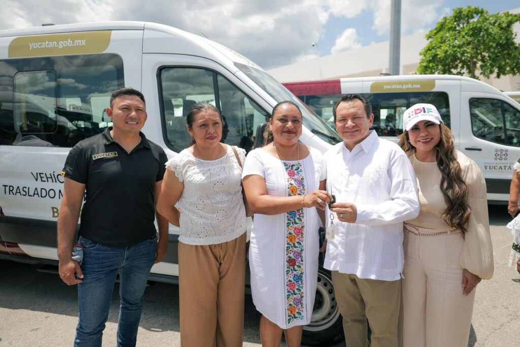 Gobierno de Yucatán fortalece el acceso a la salud con 150 nuevas unidades de traslado / Joaquín Díaz Mena