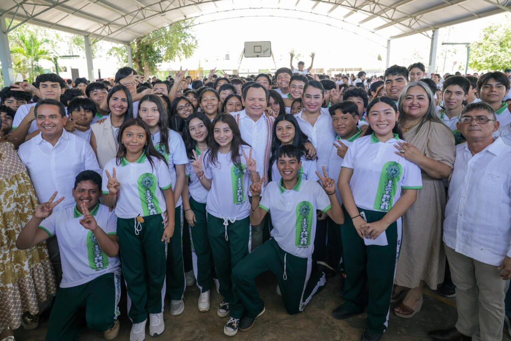 Renacimiento Maya fortalece educación y movilidad en Umán con nuevas obras / Joaquín Díaz Mena